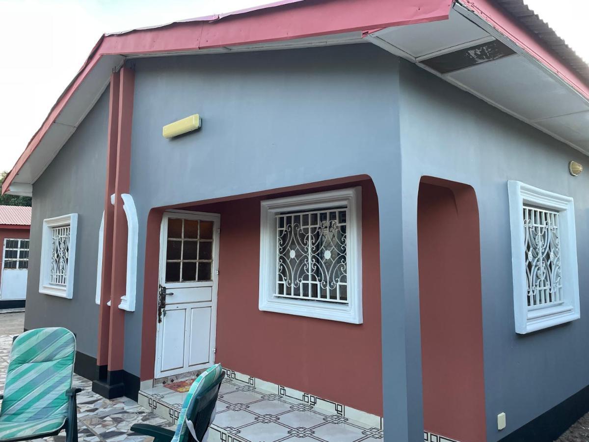 Nabixx Residence Brufut Bagian luar foto