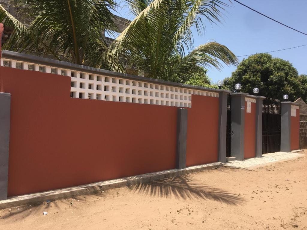 Nabixx Residence Brufut Bagian luar foto