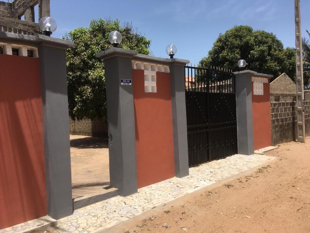Nabixx Residence Brufut Bagian luar foto