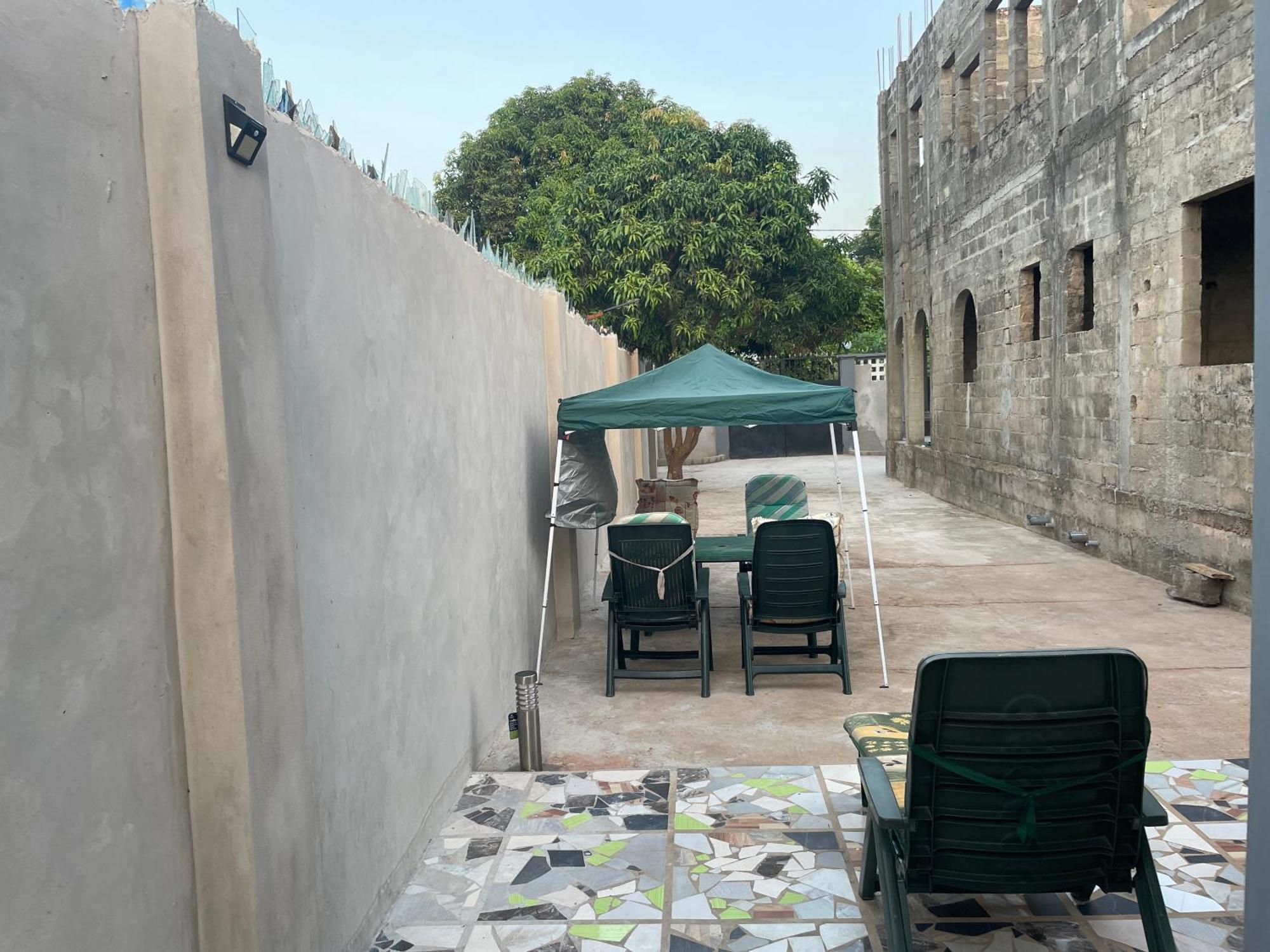 Nabixx Residence Brufut Bagian luar foto